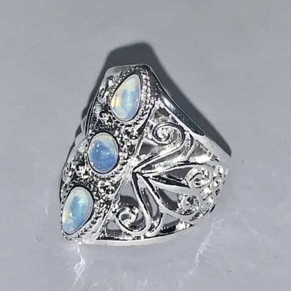 Vintage Style Silver Plate Ring With Stones Encrusted Turquoise - Picture 5 of 11